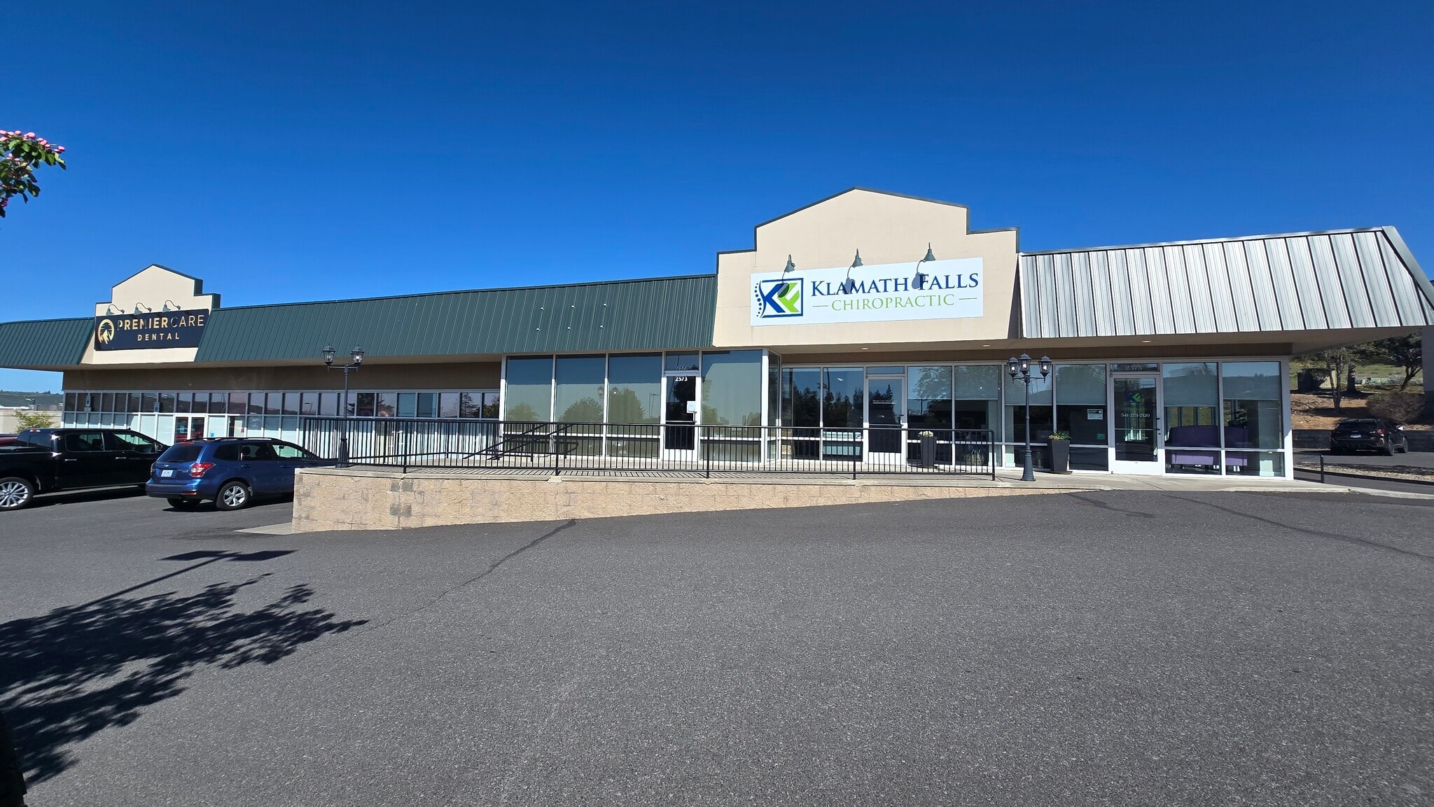 2573 Campus Dr, Klamath Falls, OR for lease Building Photo- Image 1 of 28