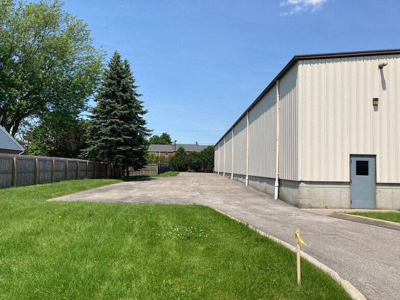 5727 S Park Ave, Hamburg, NY à vendre - Photo du bâtiment - Image 3 de 13