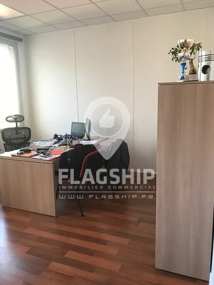 Office in Saint-Ouen-sur-Seine for lease - Interior Photo - Image 3 of 8