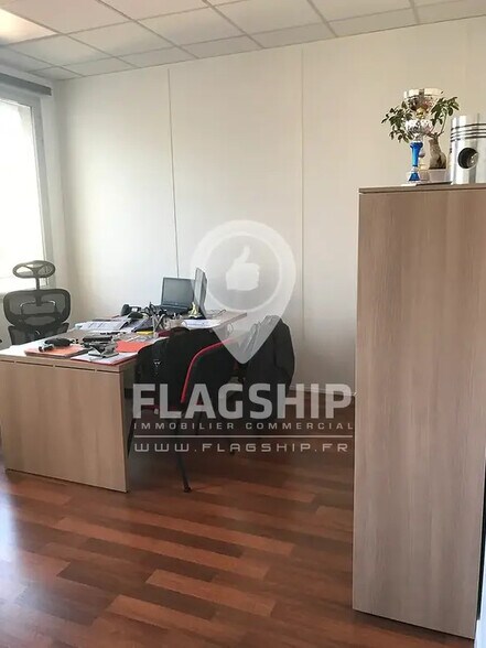 Bureau dans Saint-Ouen-sur-Seine à louer - Photo intérieure - Image 3 de 8