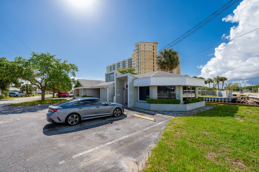 2763 S Ridgewood Ave, South Daytona, FL for sale - Building Photo - Image 3 of 32