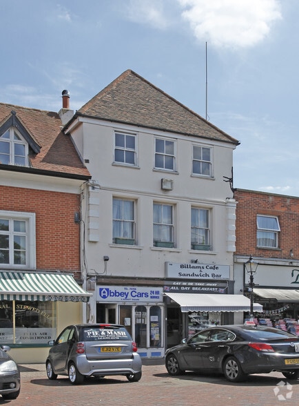 9-9B Market Sq, Waltham Abbey à vendre - Photo principale - Image 1 de 6