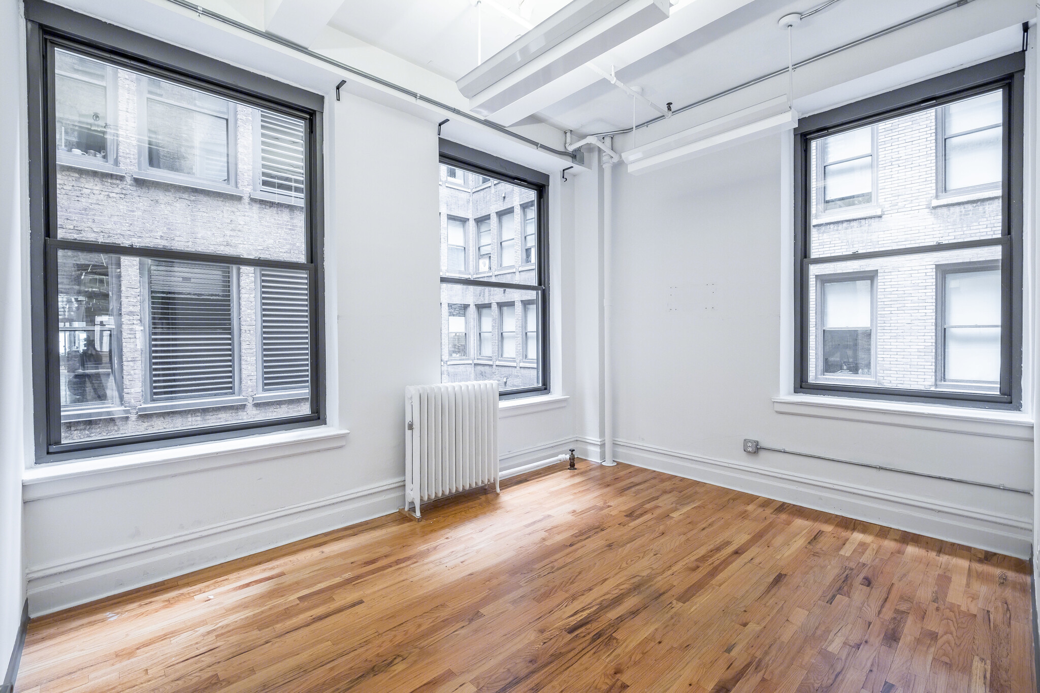 30 W 24th St, New York, NY for lease Interior Photo- Image 1 of 4