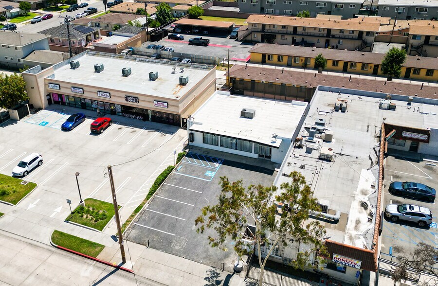 209 E Beverly Blvd, Montebello, CA à louer - Photo principale - Image 1 de 9