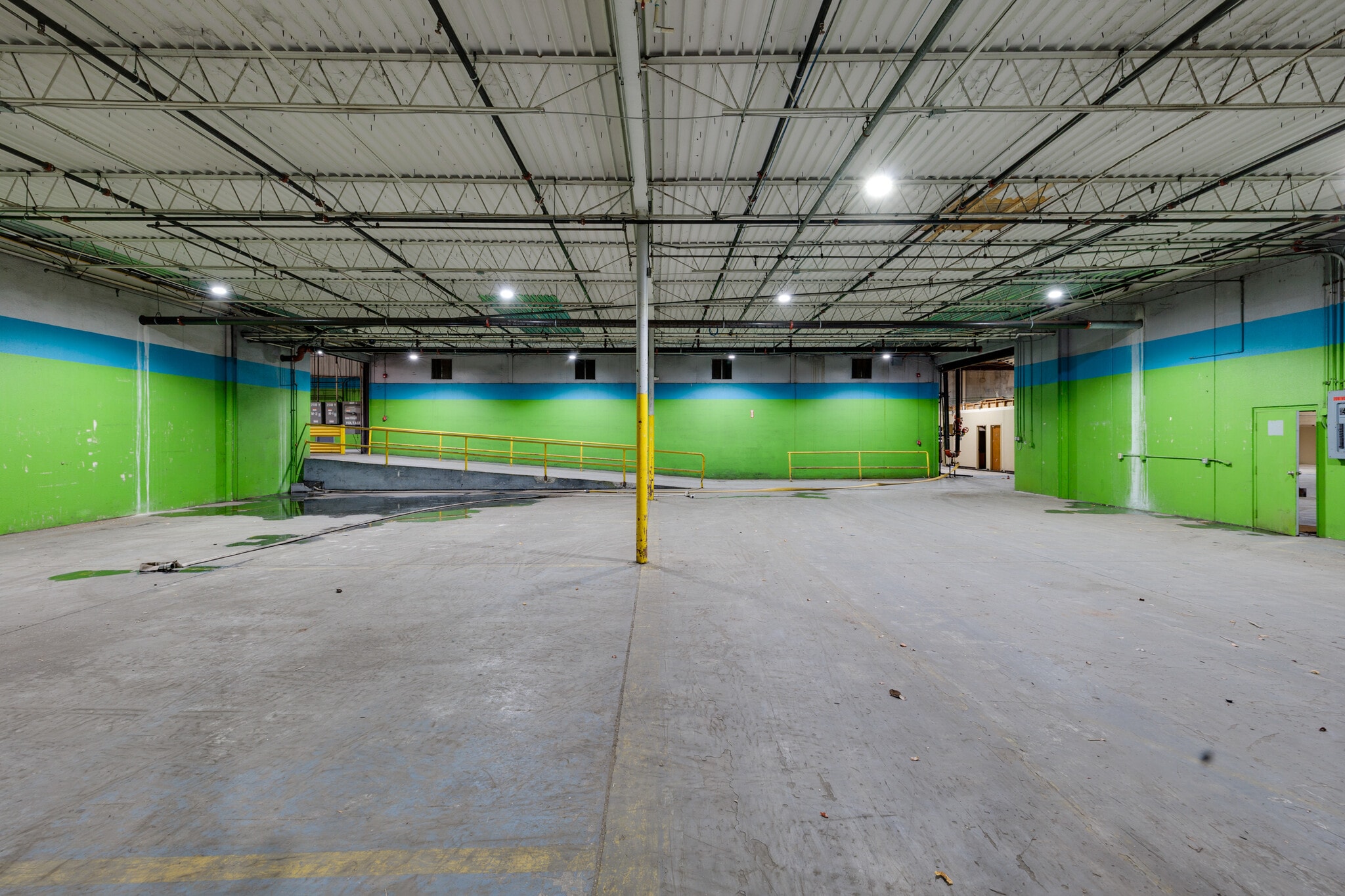 6750 N Bryan Dairy Rd, Seminole, FL for lease Interior Photo- Image 1 of 5