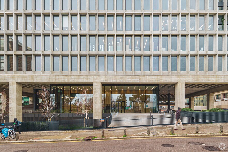 Spaces Polaris. Avenida Manoteras, 12, Madrid, Madrid à louer - Photo du bâtiment - Image 3 de 4