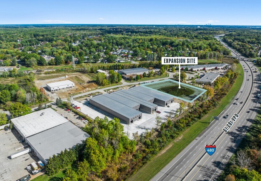 31351 Industrial Pky, North Olmsted, OH à louer - Photo principale - Image 1 de 2