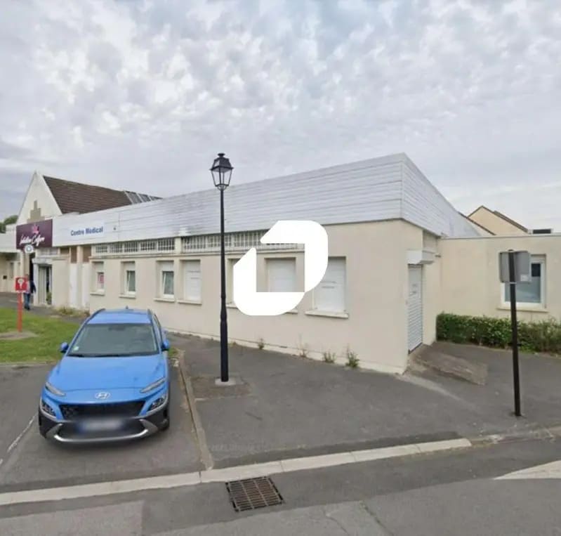 Retail in Croissy-Beaubourg for sale Building Photo- Image 1 of 8
