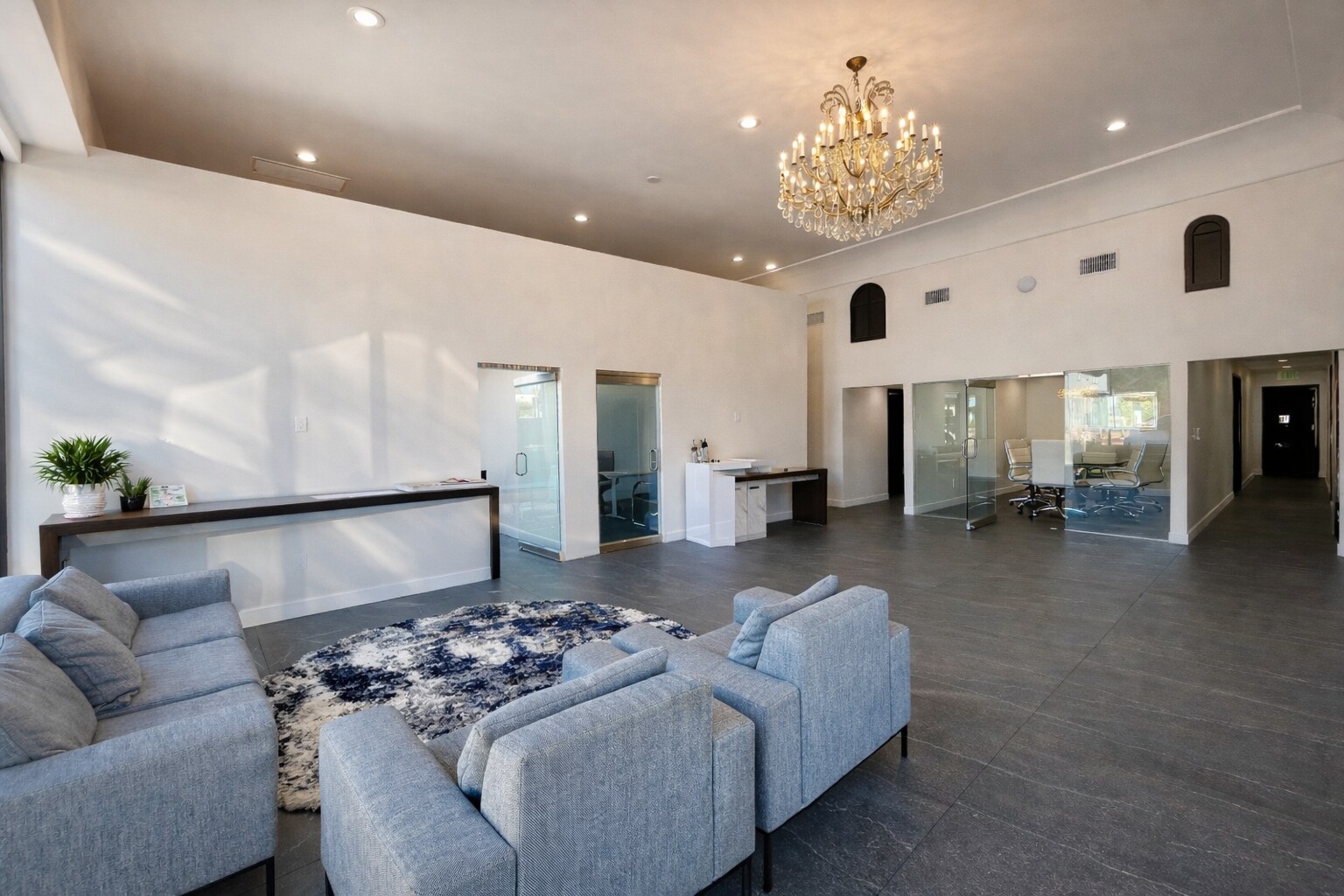 212 W Foothill Blvd, Glendora, CA à louer Photo principale- Image 1 de 14