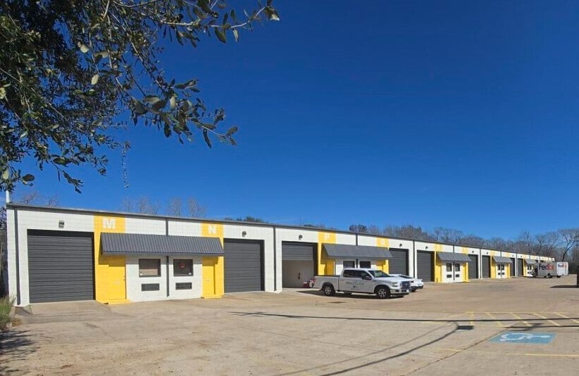 6831 Broadway St, Pearland, TX for lease - Primary Photo - Image 1 of 1