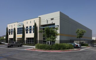 Plus de détails pour 381 N Main St, Riverside, CA - Industriel à louer