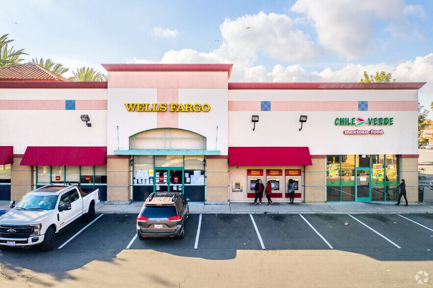 251 E Willow St, Long Beach, CA à vendre - Photo du bâtiment - Image 2 de 11