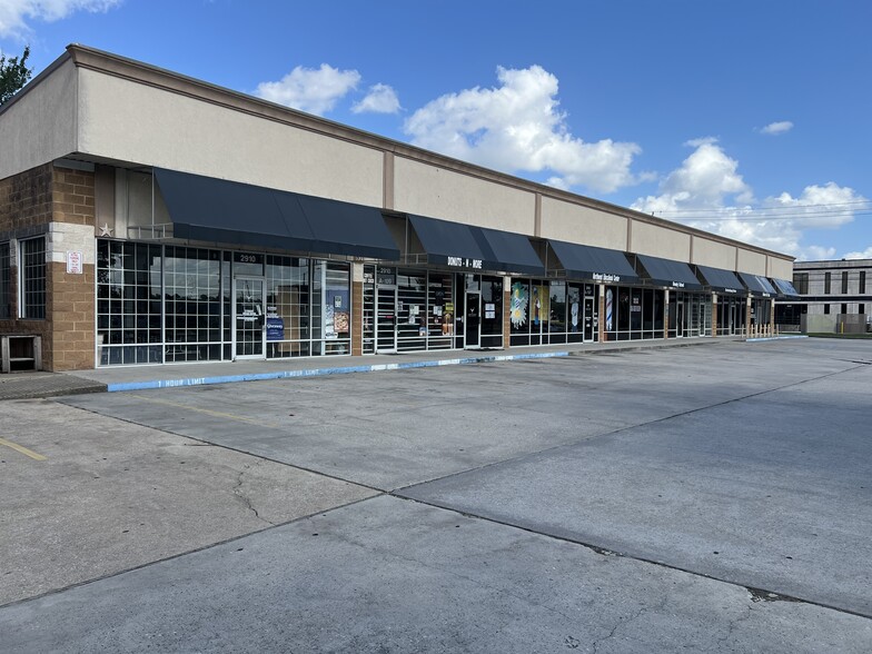 2910 Antoine Dr, Houston, TX for lease - Building Photo - Image 1 of 11