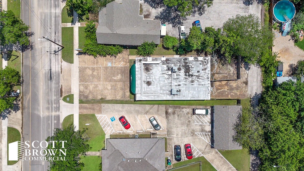 1103 Elm, Denton, TX à louer - Photo du bâtiment - Image 2 de 5