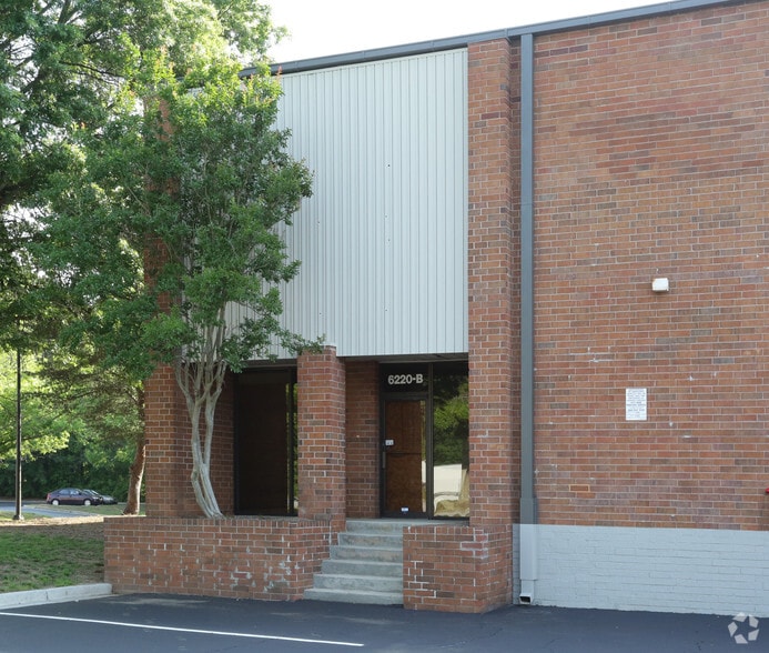 6220 Purdue Dr Sw, Atlanta, GA à louer - Photo du bâtiment - Image 3 de 6