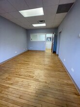 1020 Cedar Ave, St Charles, IL for lease Interior Photo- Image 2 of 4