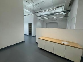 33 Greenwood Pl, London for lease Interior Photo- Image 2 of 6