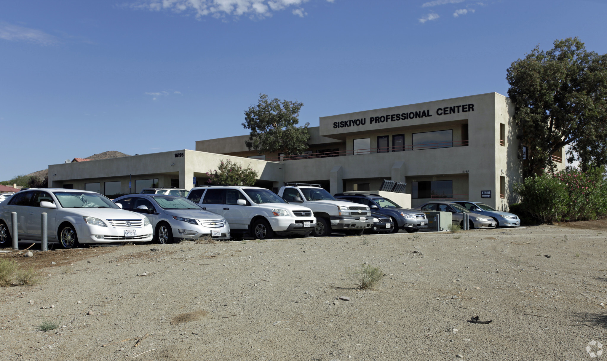 16195 Siskiyou Rd, Apple Valley, CA for sale Primary Photo- Image 1 of 1