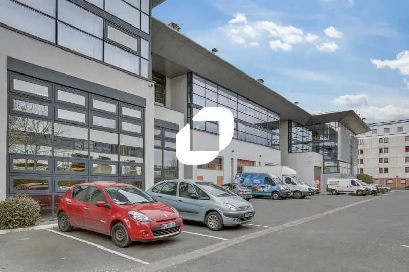 Flex in Nanterre for lease - Building Photo - Image 2 of 7
