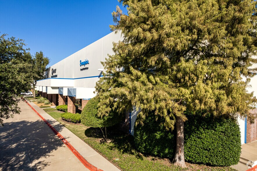 505 Century Pky, Allen, TX à louer - Photo du bâtiment - Image 3 de 8