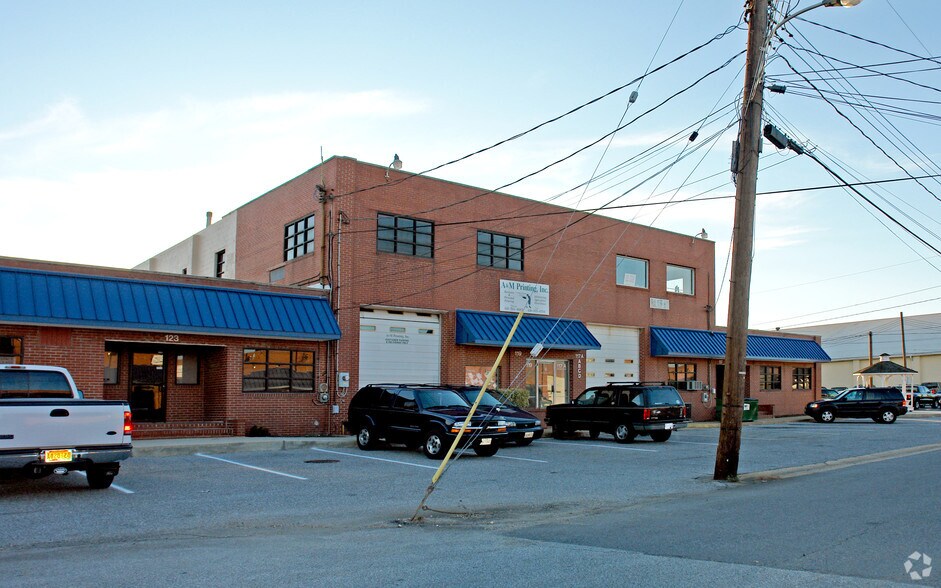 115-119 Roesler Rd, Glen Burnie, MD à louer - Photo du bâtiment - Image 2 de 10