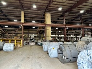 5443 W 70th Pl, Bedford Park, IL for sale Interior Photo- Image 2 of 6