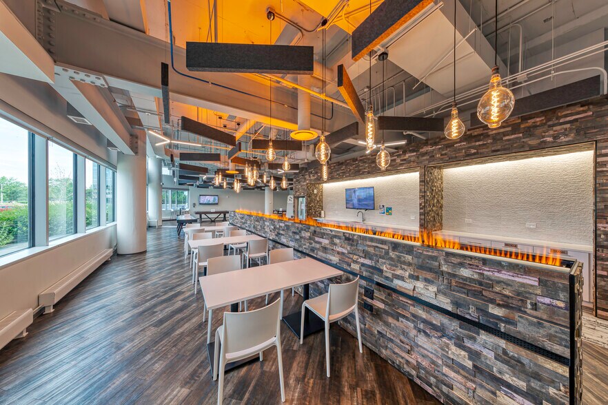 1 Westbrook Corporate Ctr, Westchester, IL à louer - Photo intérieure - Image 2 de 5