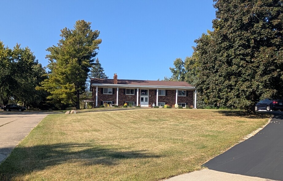 7330 E Michigan Ave, Saline, MI for lease - Building Photo - Image 2 of 3