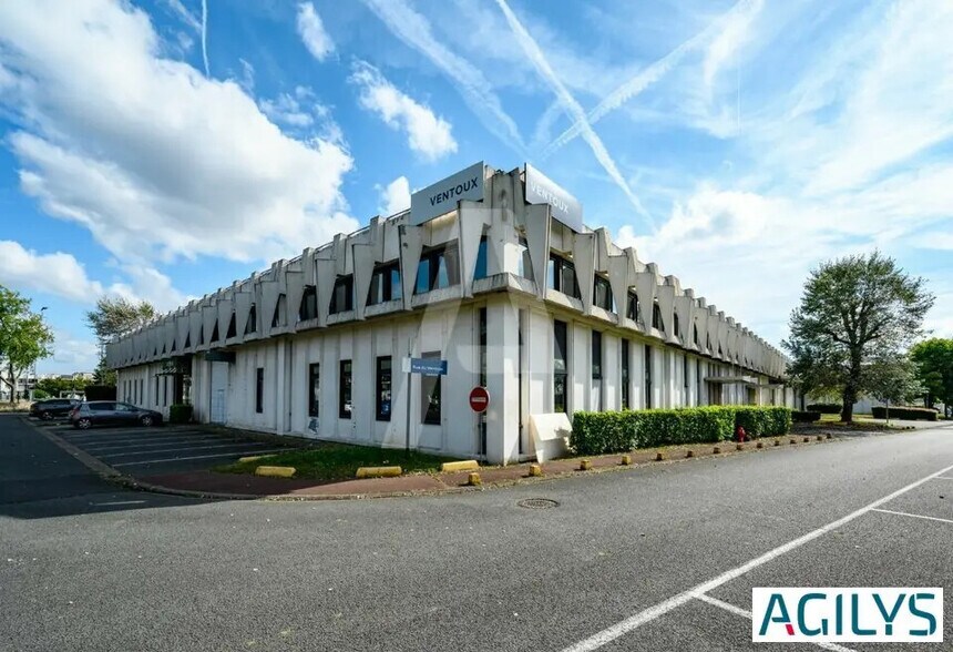 Flex dans COURCOURONNES à louer - Photo du bâtiment - Image 2 de 5
