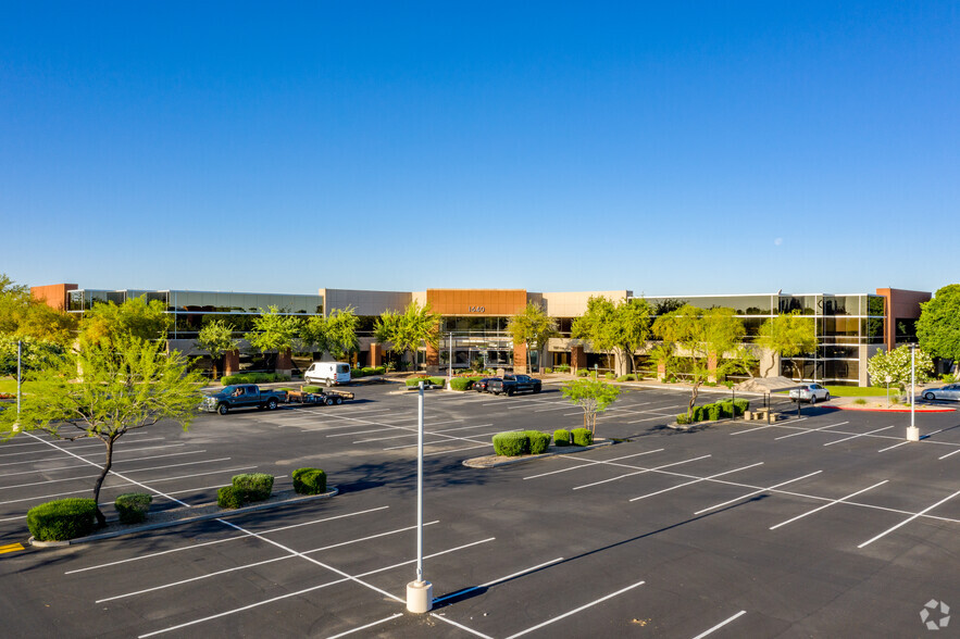 1640 S Stapley Dr, Mesa, AZ à louer - Photo du bâtiment - Image 3 de 14