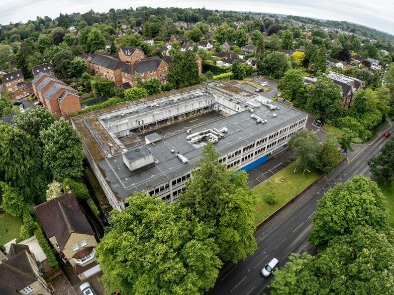 72 Reigate Rd, Reigate for sale - Building Photo - Image 3 of 13