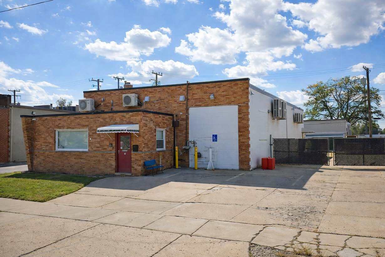 23295 Blackstone Ave, Warren, MI à louer Photo du bâtiment- Image 1 de 3