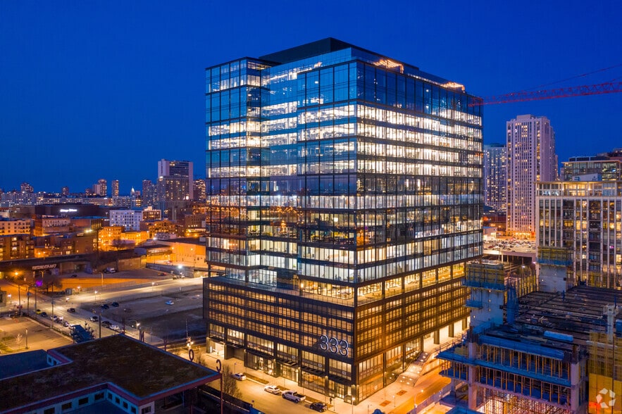 333 N Green St, Chicago, IL for lease - Building Photo - Image 3 of 47