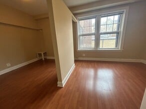 715-725 Elm St, Winnetka, IL for lease Interior Photo- Image 2 of 3