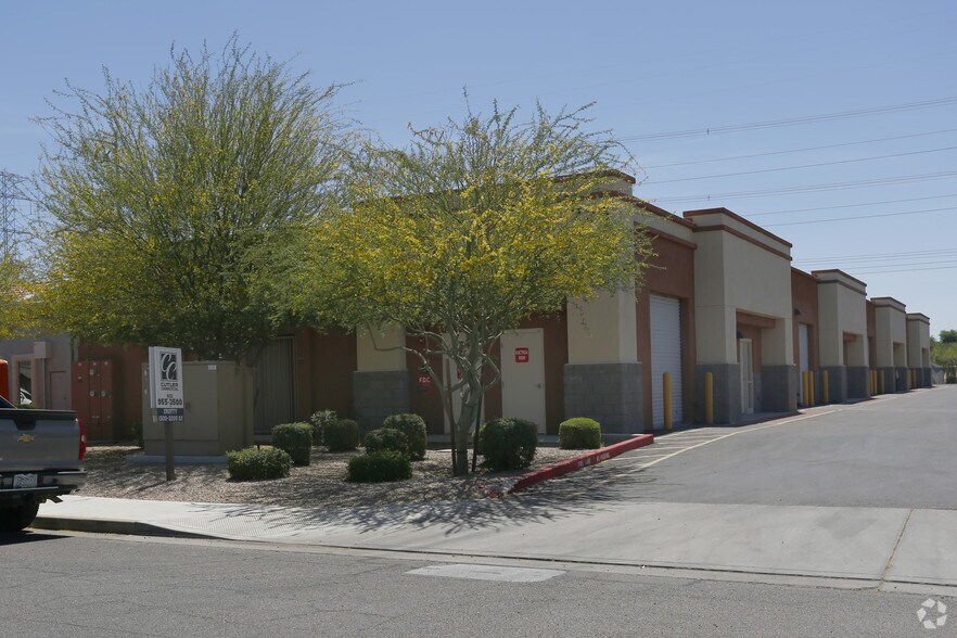 725 W Commerce Ave, Gilbert, AZ à louer - Photo du bâtiment - Image 1 de 7