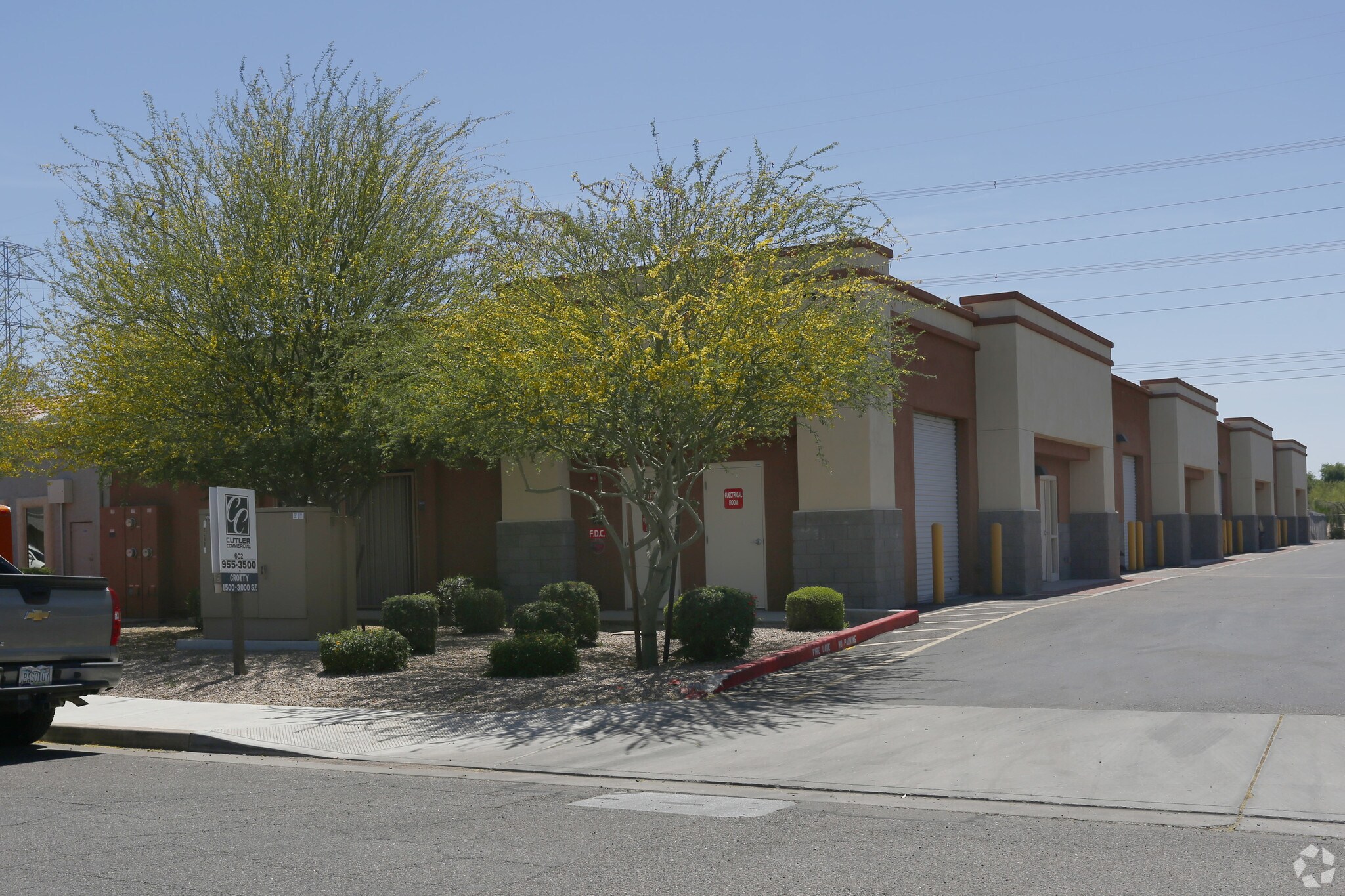 725 W Commerce Ave, Gilbert, AZ à louer Photo du bâtiment- Image 1 de 8