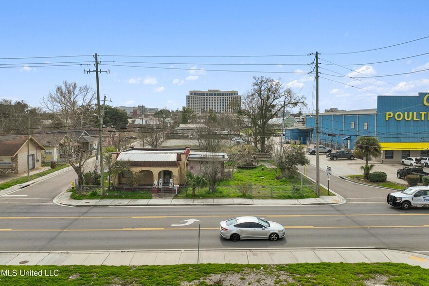 867 Division St, Biloxi, MS à vendre - Photo principale - Image 1 de 9