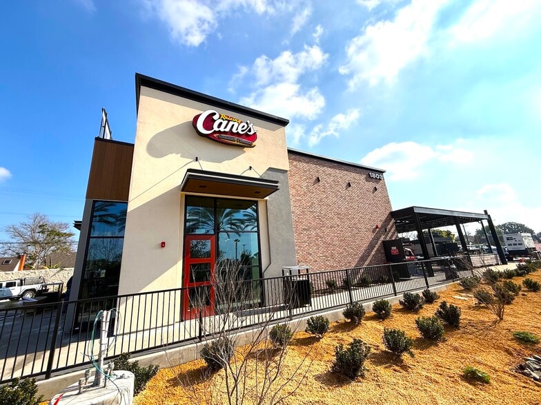 1303 Bristol St, Santa Ana, CA for sale - Building Photo - Image 2 of 9