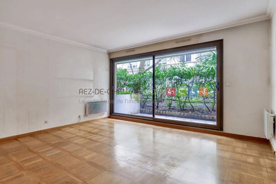 Bureau dans Paris à vendre - Photo du bâtiment - Image 1 de 11