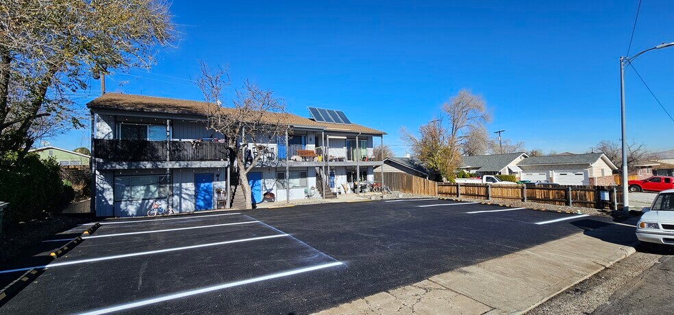 1385 W 6th St, Reno, NV à vendre - Photo du bâtiment - Image 2 de 17