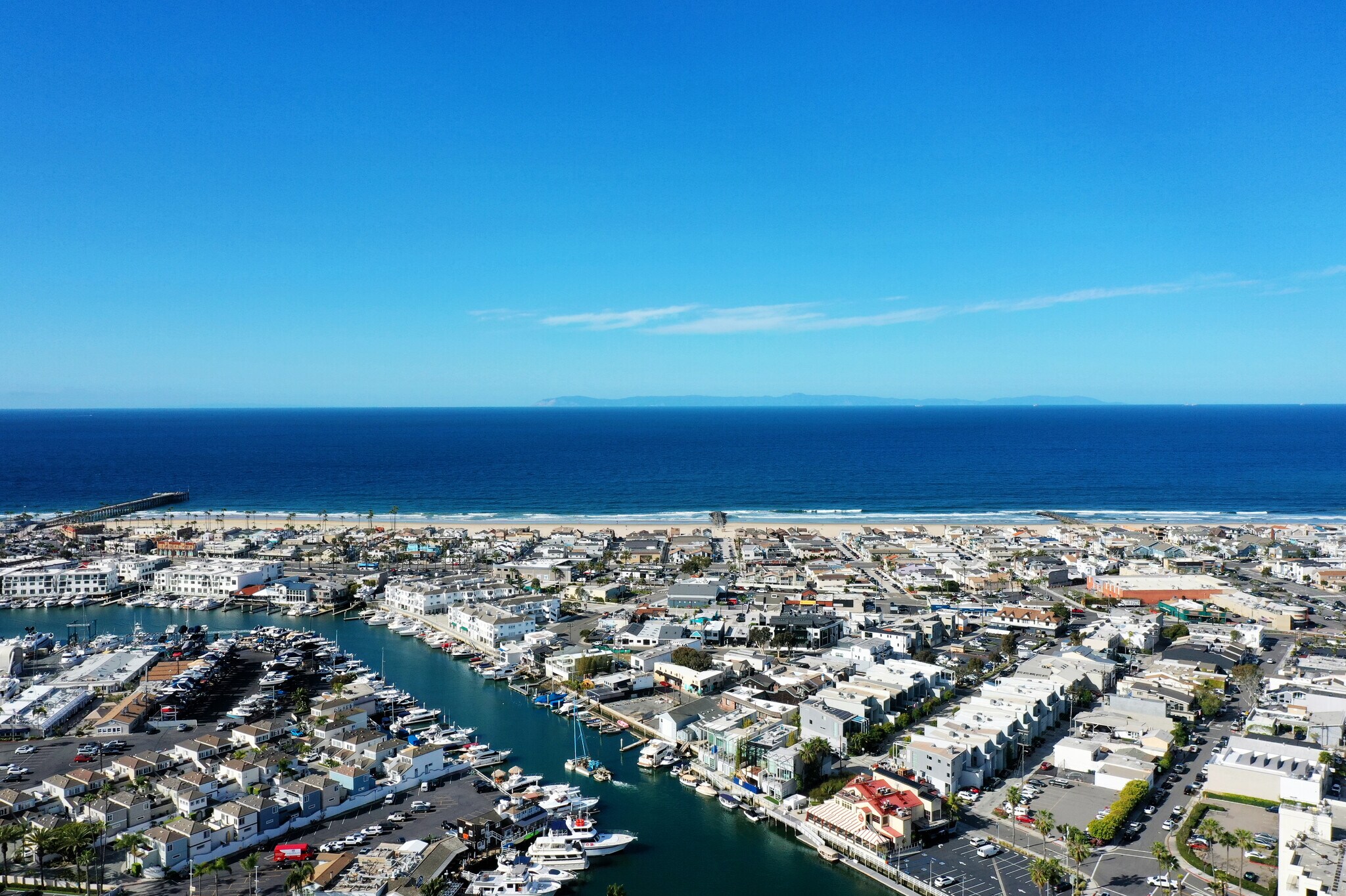 2900 Lafayette Rd, Newport Beach, CA à louer Photo du bâtiment- Image 1 de 15