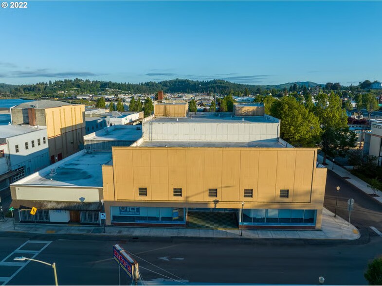 181 Anderson Ave, Coos Bay, OR à vendre - Photo du bâtiment - Image 3 de 68
