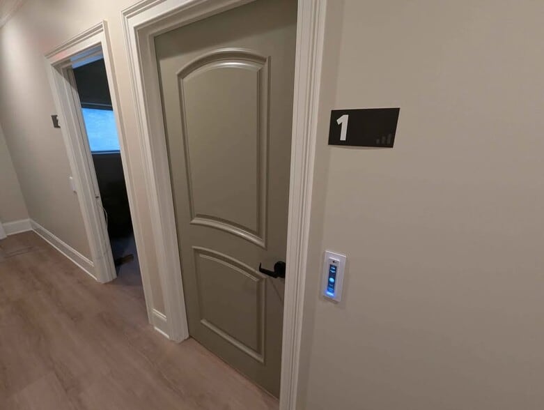 712 Oak St, Gainesville, GA for lease - Interior Photo - Image 3 of 5