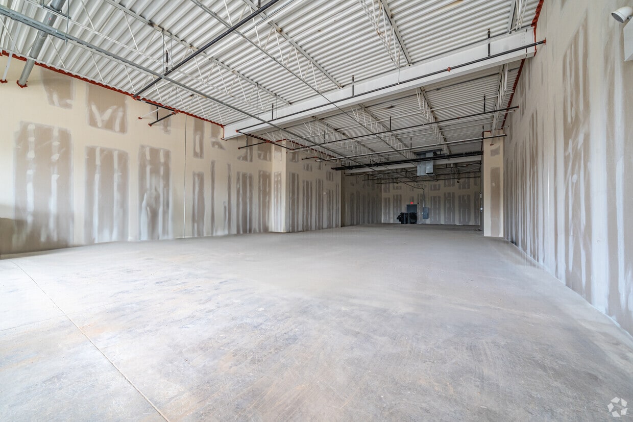 4302-4442 E New York St, Aurora, IL à louer Photo intérieure- Image 1 de 1