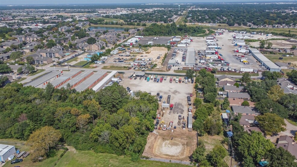 5530 Addicks Satsuma Rd, Houston, TX for lease - Building Photo - Image 3 of 14