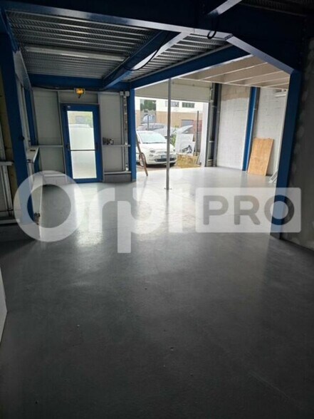 Flex in Villenoy for lease - Building Photo - Image 2 of 5