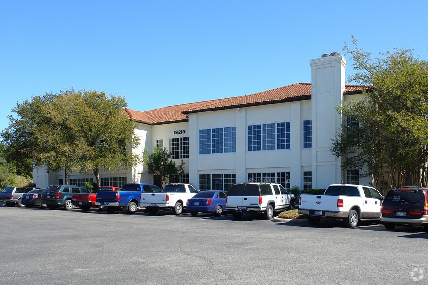 19210 Huebner Rd, San Antonio, TX for lease - Building Photo - Image 1 of 8
