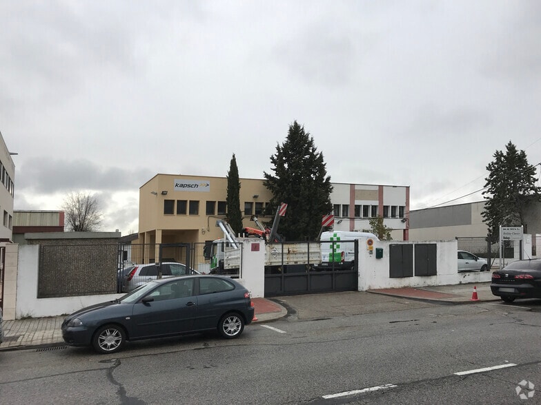 Industrial in Alcobendas, Madrid for lease - Primary Photo - Image 1 of 2
