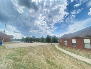 97 C Michael Davenport Blvd, Frankfort, KY for lease Building Photo- Image 2 of 6