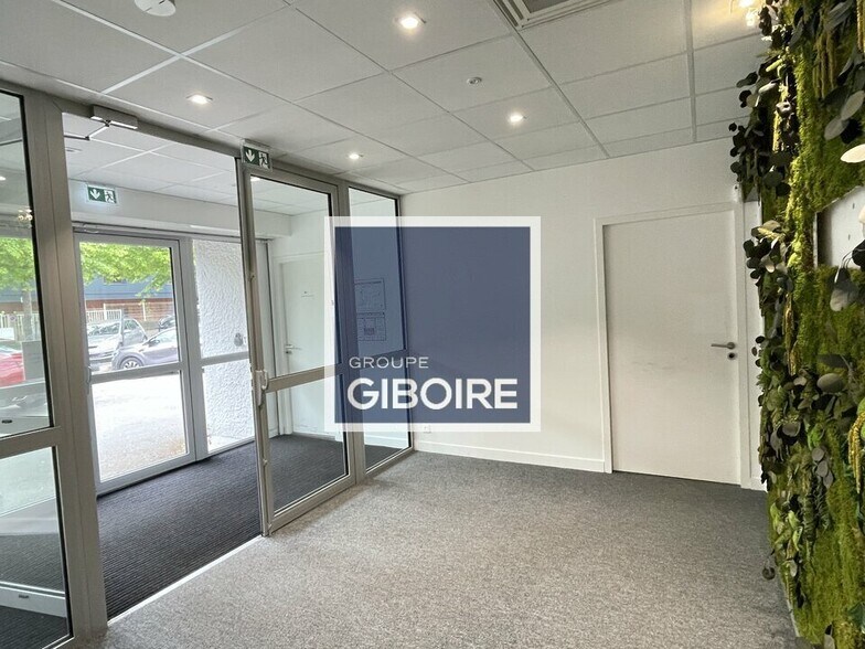 Flex in Cesson-Sévigné for lease - Lobby - Image 3 of 15